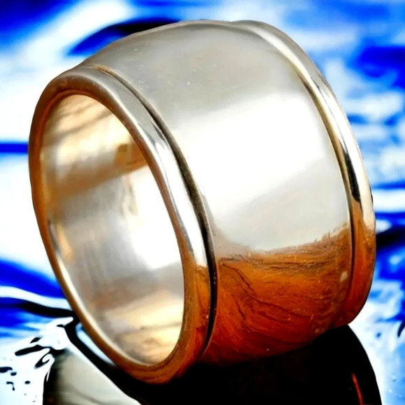 Silver color wide band thumb ring, unisex - Picture 1 of 6